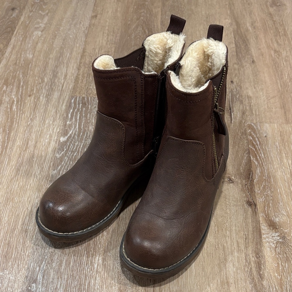 Arctix Dark Brown Winter Boots with Cream Lining